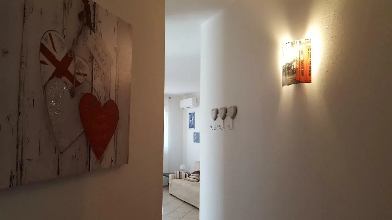 Ragdoll House Apartment San Giovanni Lupatoto 0*,  Italy