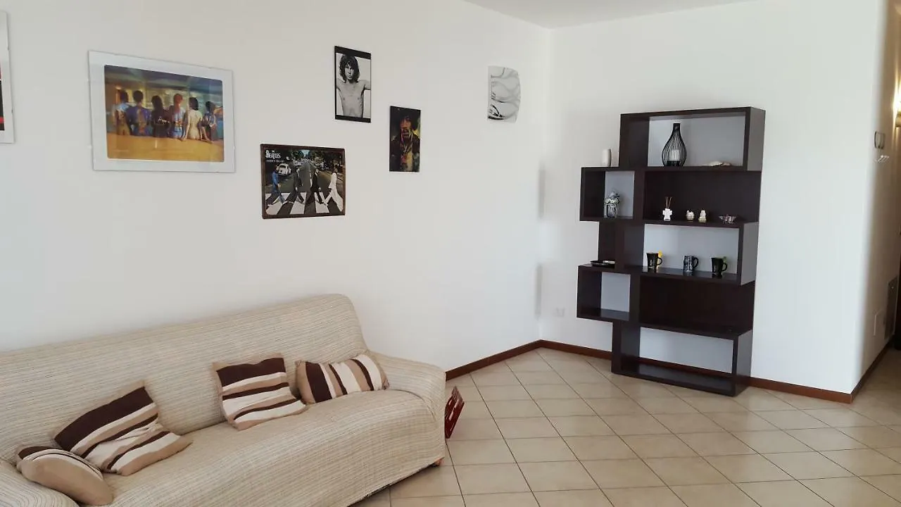 Ragdoll House Apartment San Giovanni Lupatoto 0*,  Italy